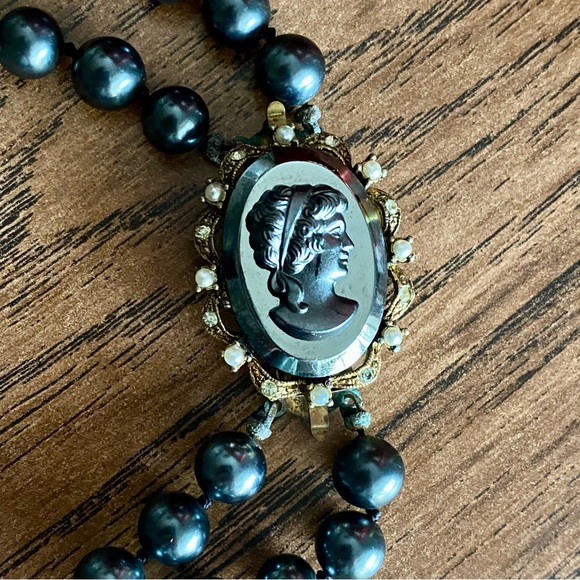 Black Tahitian Pearl Double Strand Necklace. Cameo Clasp/Pin - Picture 4 of 11